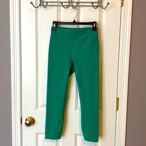 Lululemon Wunder Under Everlux leggings 23” size 8